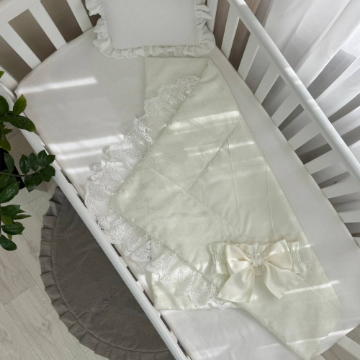 Păturica din bumbac satinat cu fundiță inclusă pentru bebeluși - Deluxe Milky